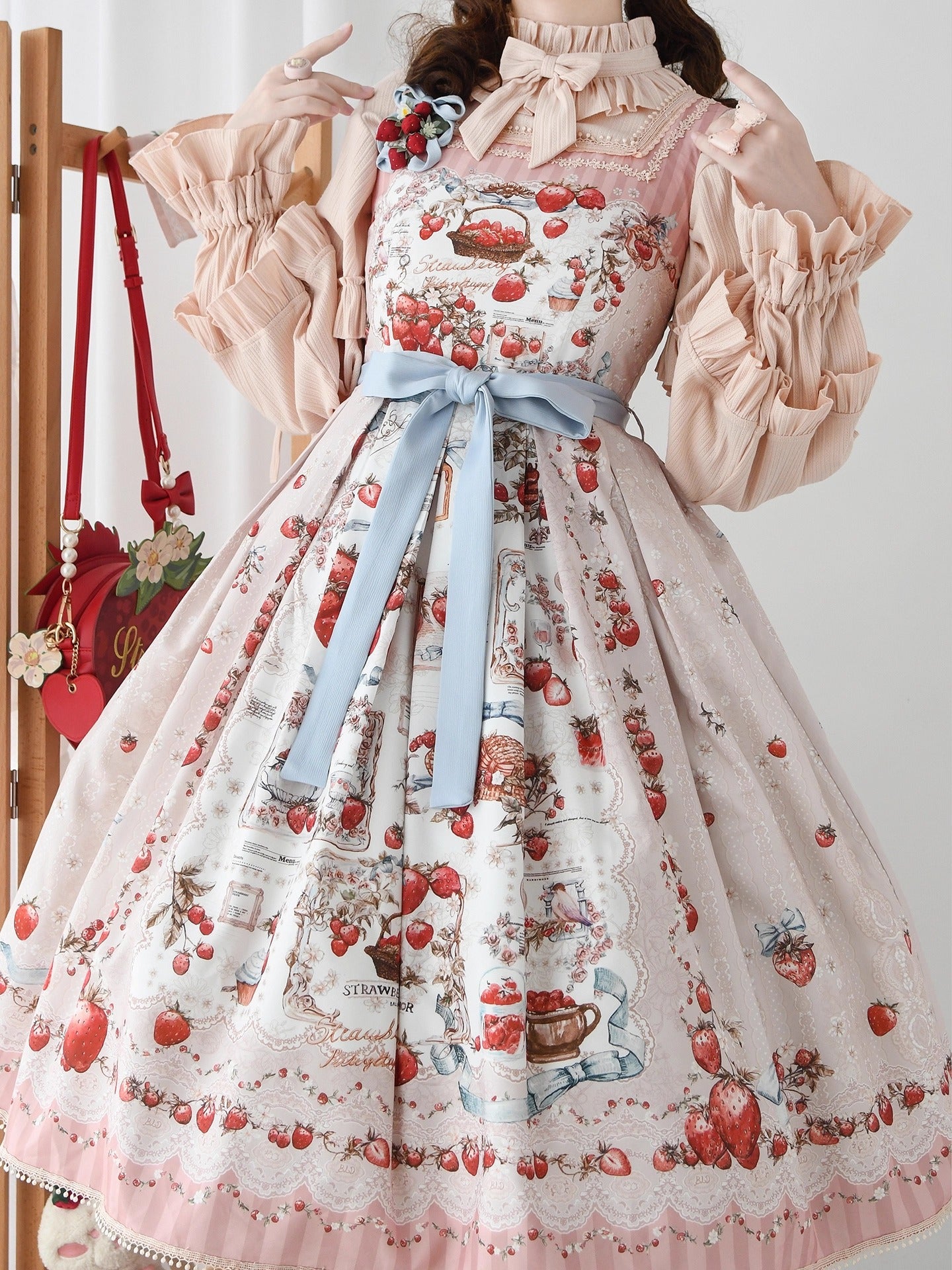 【受注予約~12/16】Strawberry Manor ジャンパースカート【Balladeer】