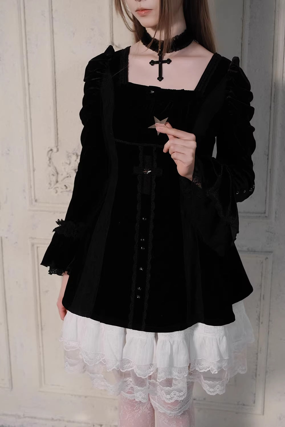 【受注予約~3/23】Embroidered Star ワンピース【魔女販售】