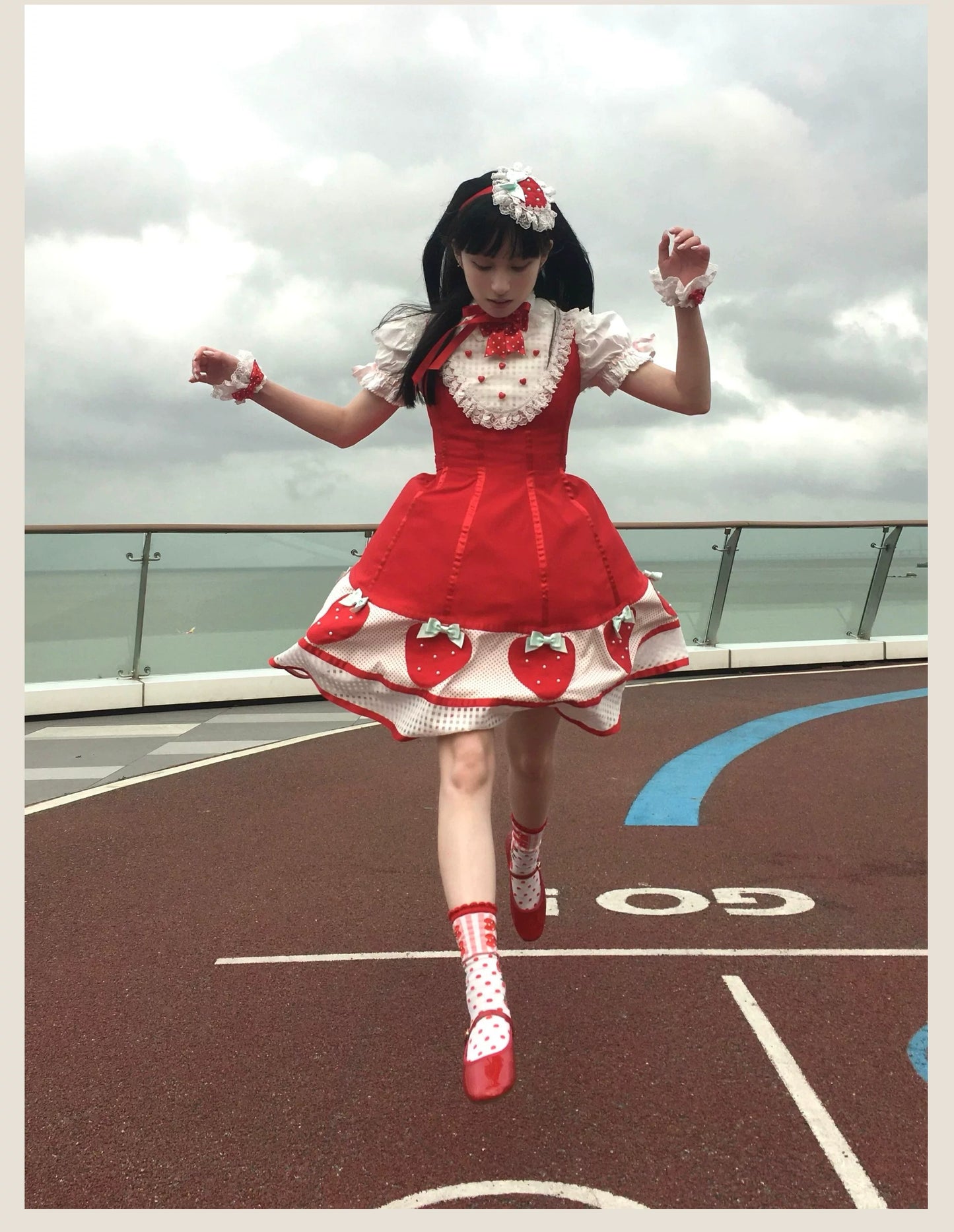 【受注予約~7/5】The Eccentric Strawberry Lady ワンピース【TaTaTa Lolita】