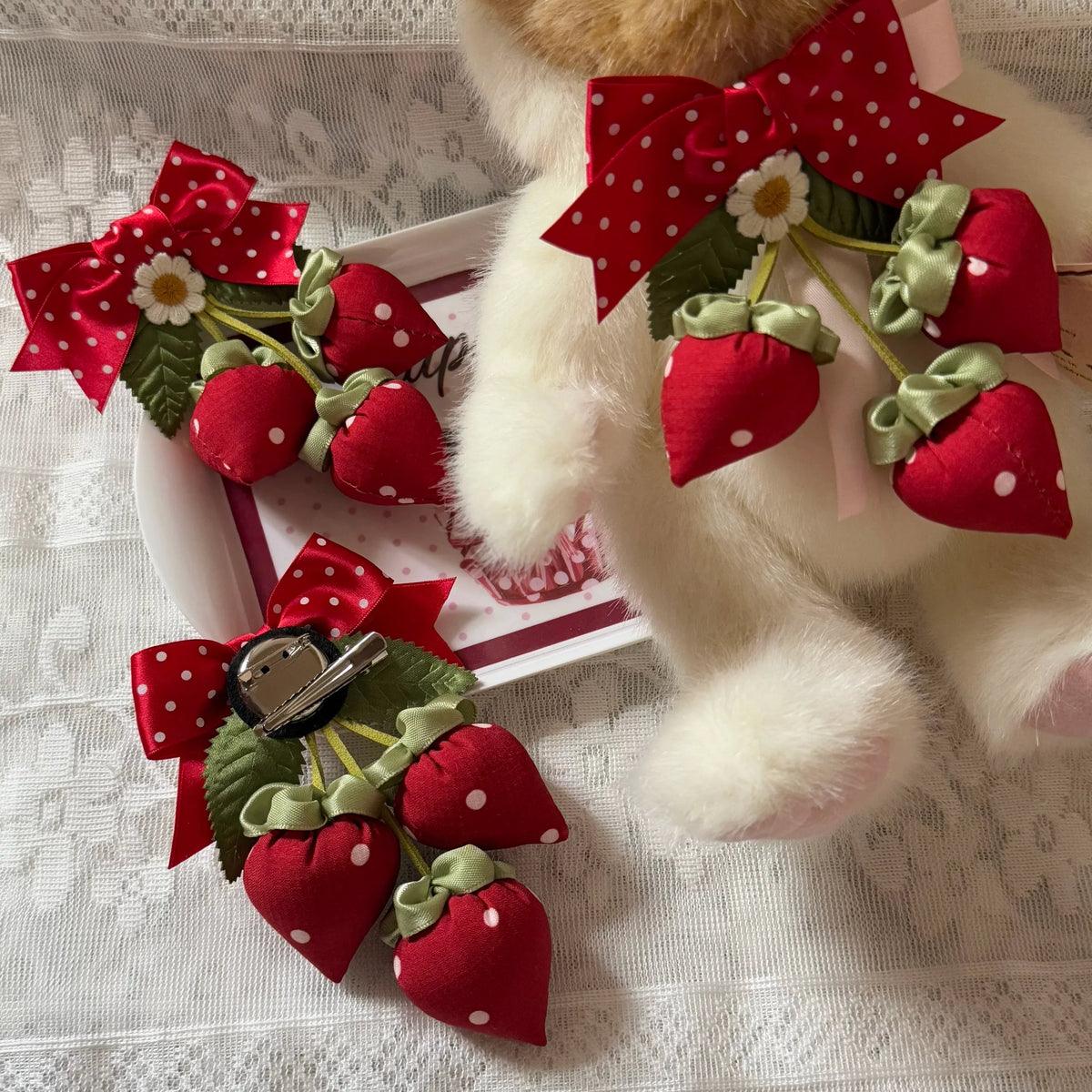 Strawberry Check Bunny アクセサリー【Sweet Whispers of Love】