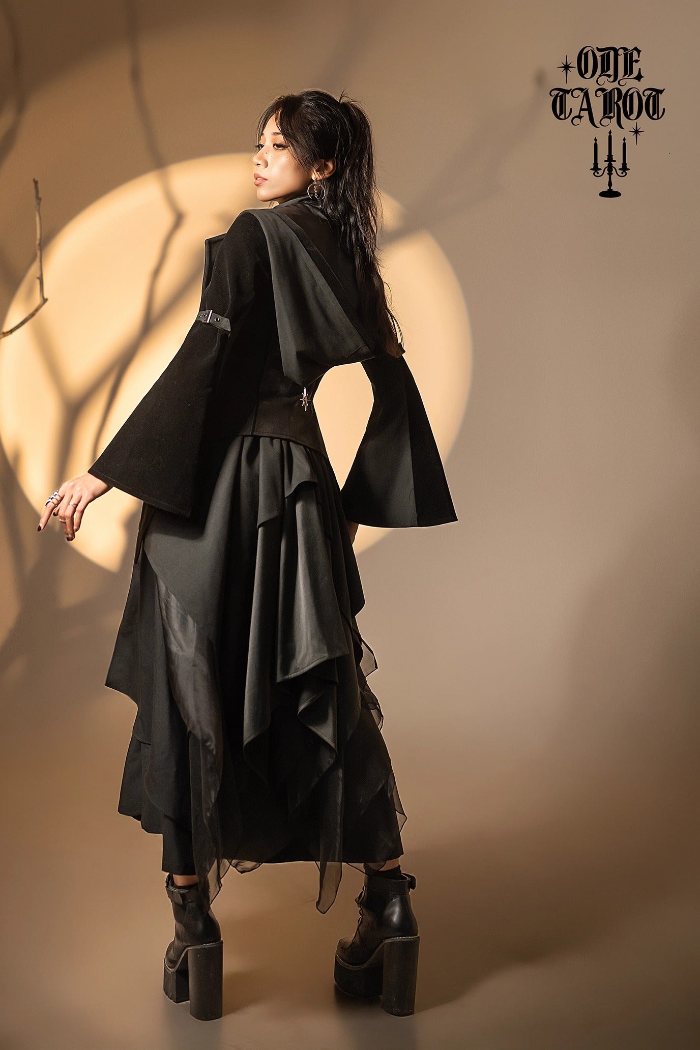 [Vorbestellungen bis 5. November möglich] ONE TAROT Jacket [Lilith House]