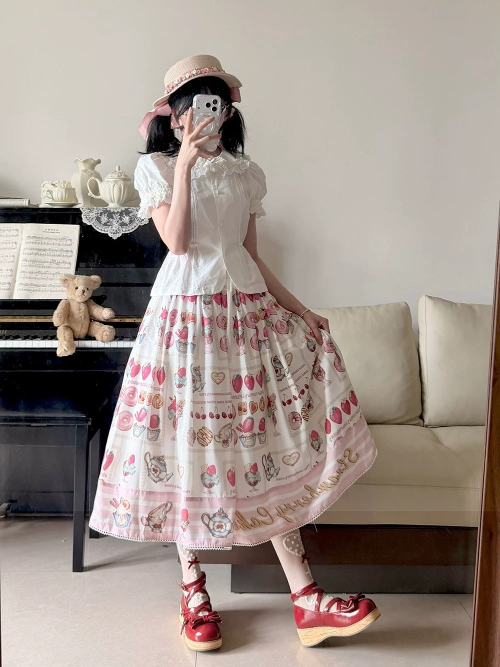 【受注予約~6/24】Strawberry Parfait Tea スカート【Miss Cube】