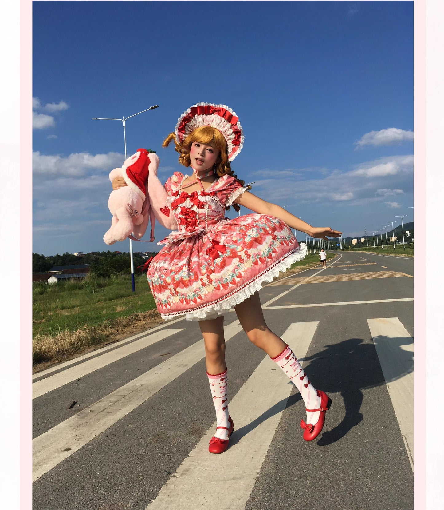 【受注予約~7/23】イチゴと花束 アクセサリー【Antique Doll】