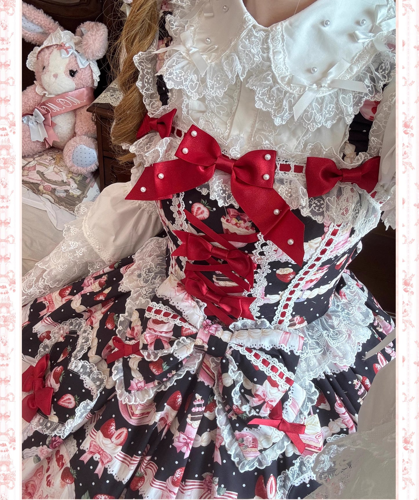 【受注予約~10/15】Strawberry Cake Bouquet 2.0 ブラウス【AntiqueDoll】