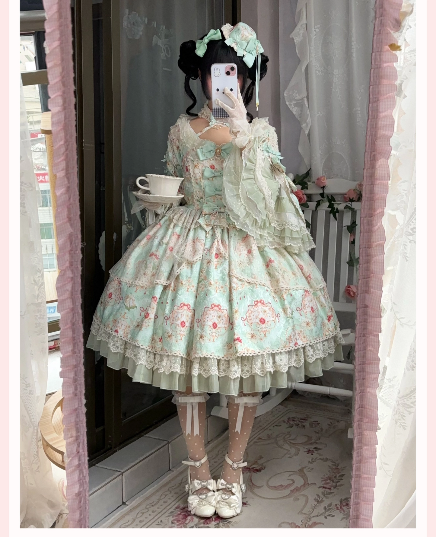 Lily Flower Wall ワンピース【Vivian】