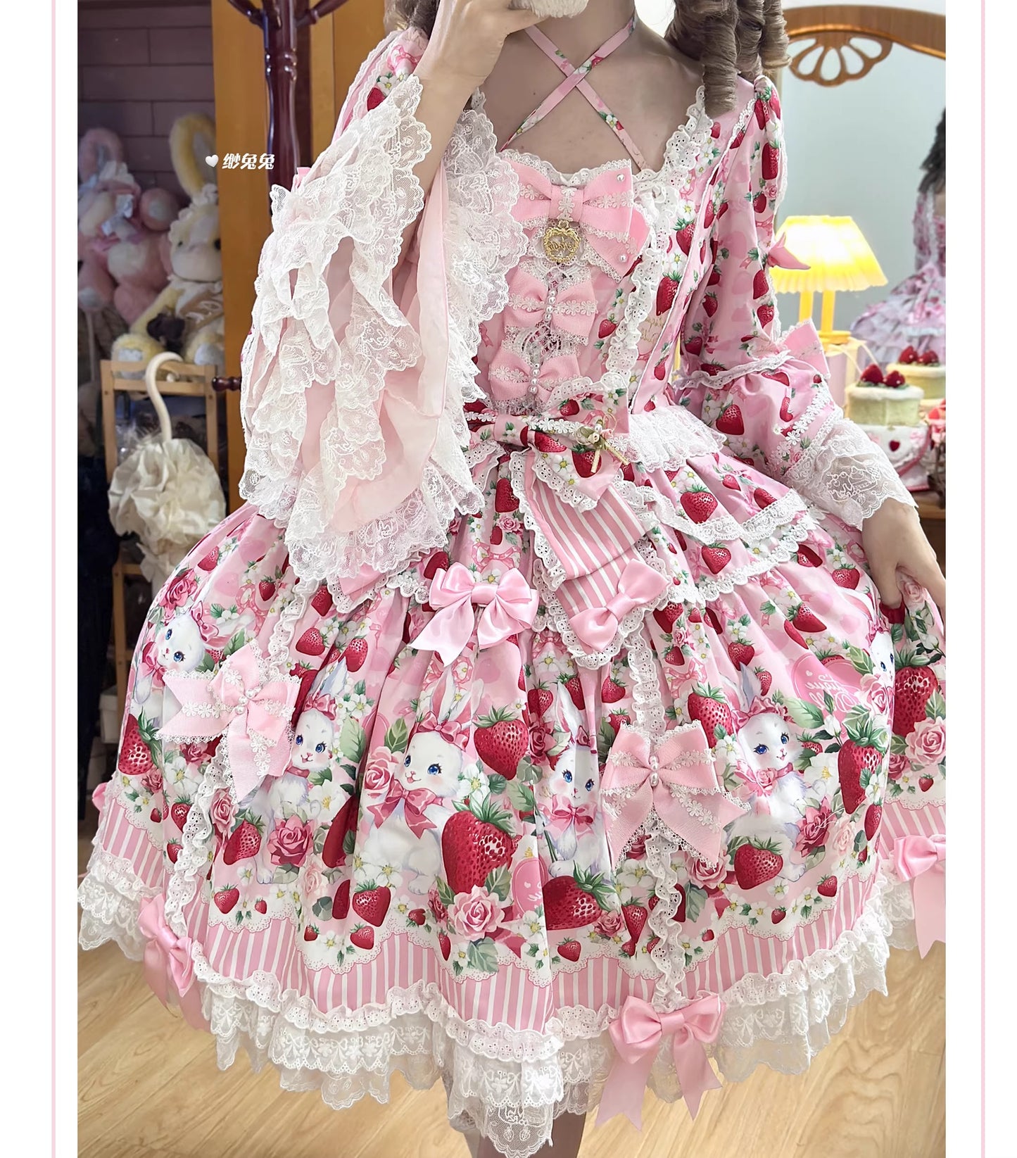 【受注予約~4/29】Strawberry Rabbit 姫袖ワンピース・フルセット【Antique Doll】
