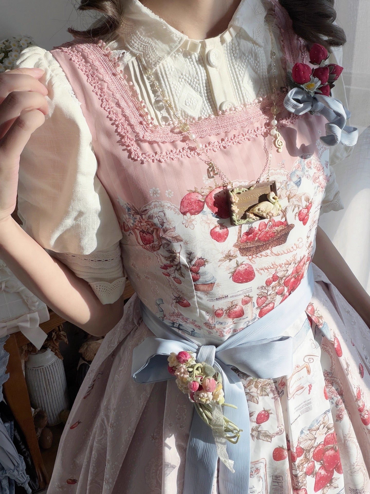 【受注予約~12/16】Strawberry Manor ジャンパースカート【Balladeer】