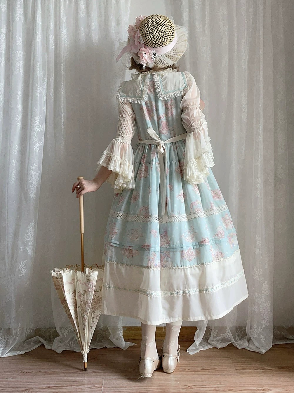 【受注予約~7/23】Little White Goose with Flowers ジャンパースカート【Miss Cube】