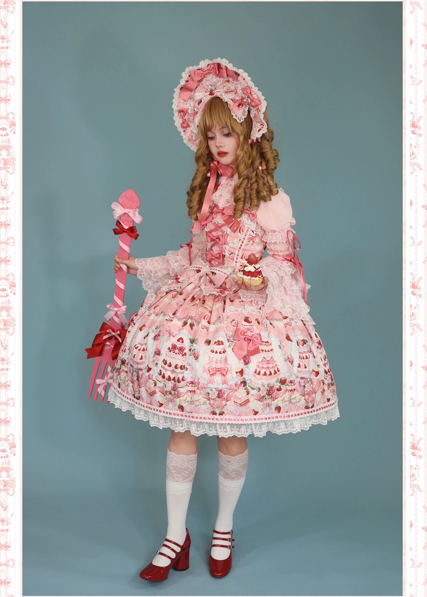 【受注予約~9/28】イチゴと花束 3.0 ブラウス【Antique Doll】