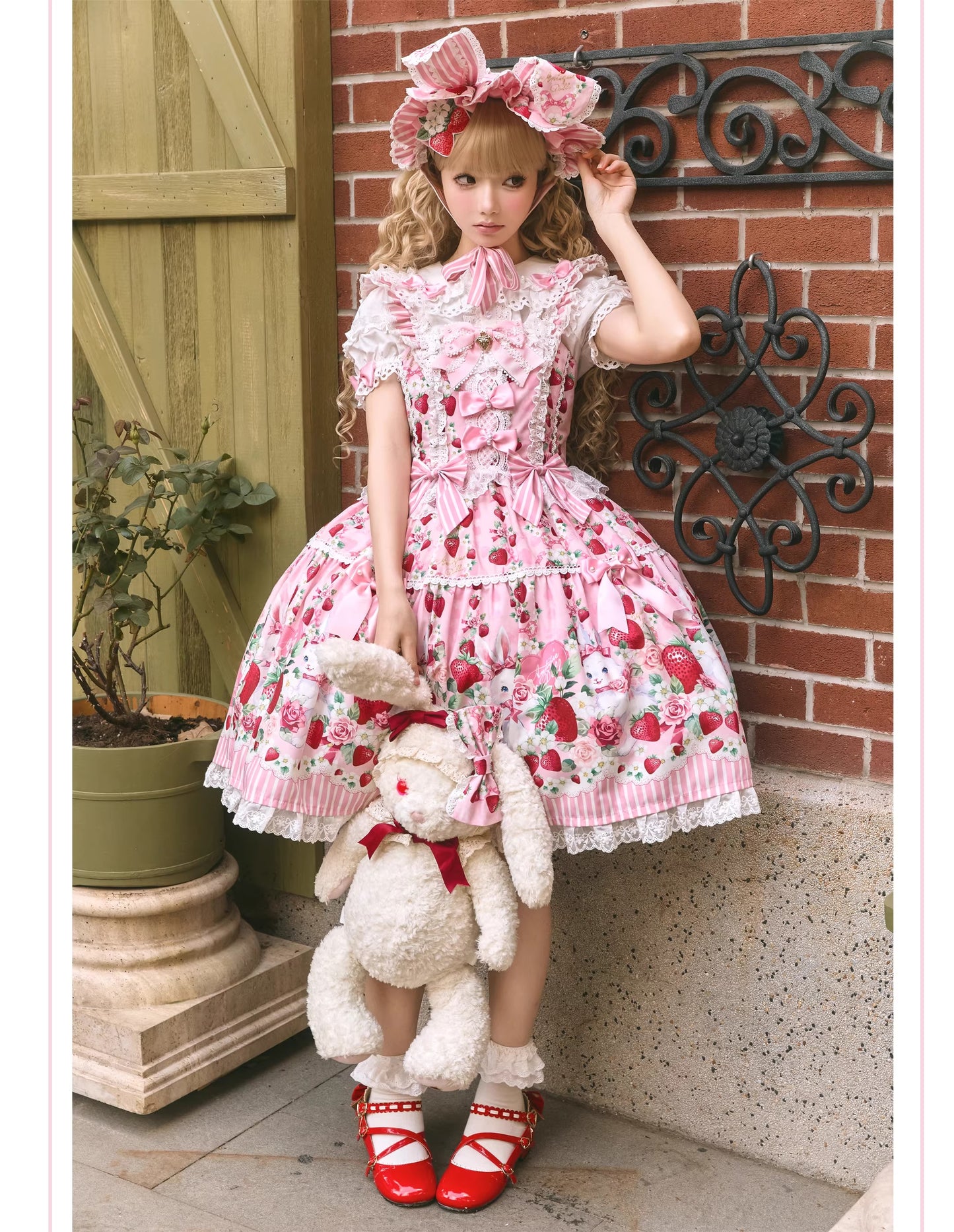 【受注予約~4/29】Strawberry Rabbit ワンピース・ジャンパースカート・トップス【Antique Doll】