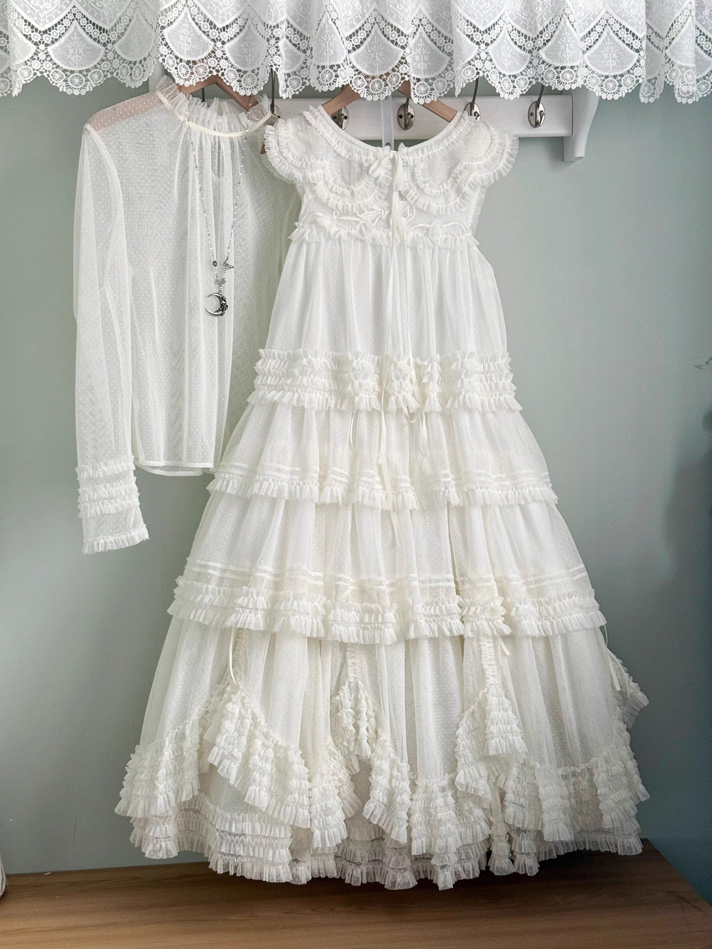 Gepunktetes Tüll-Stufenkleid (110 cm) [Nan'i Western Clothing]