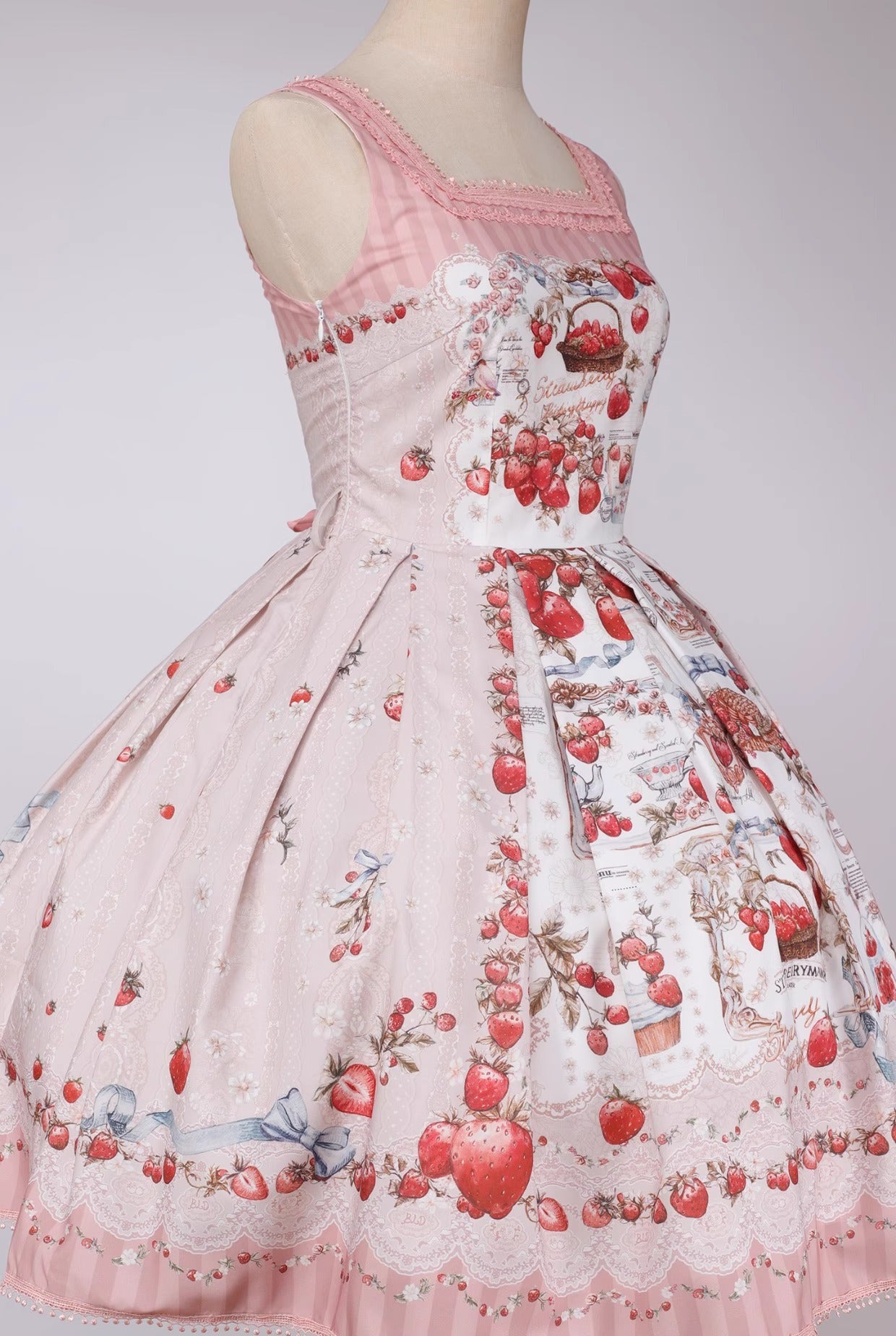 【受注予約~12/16】Strawberry Manor ジャンパースカート【Balladeer】