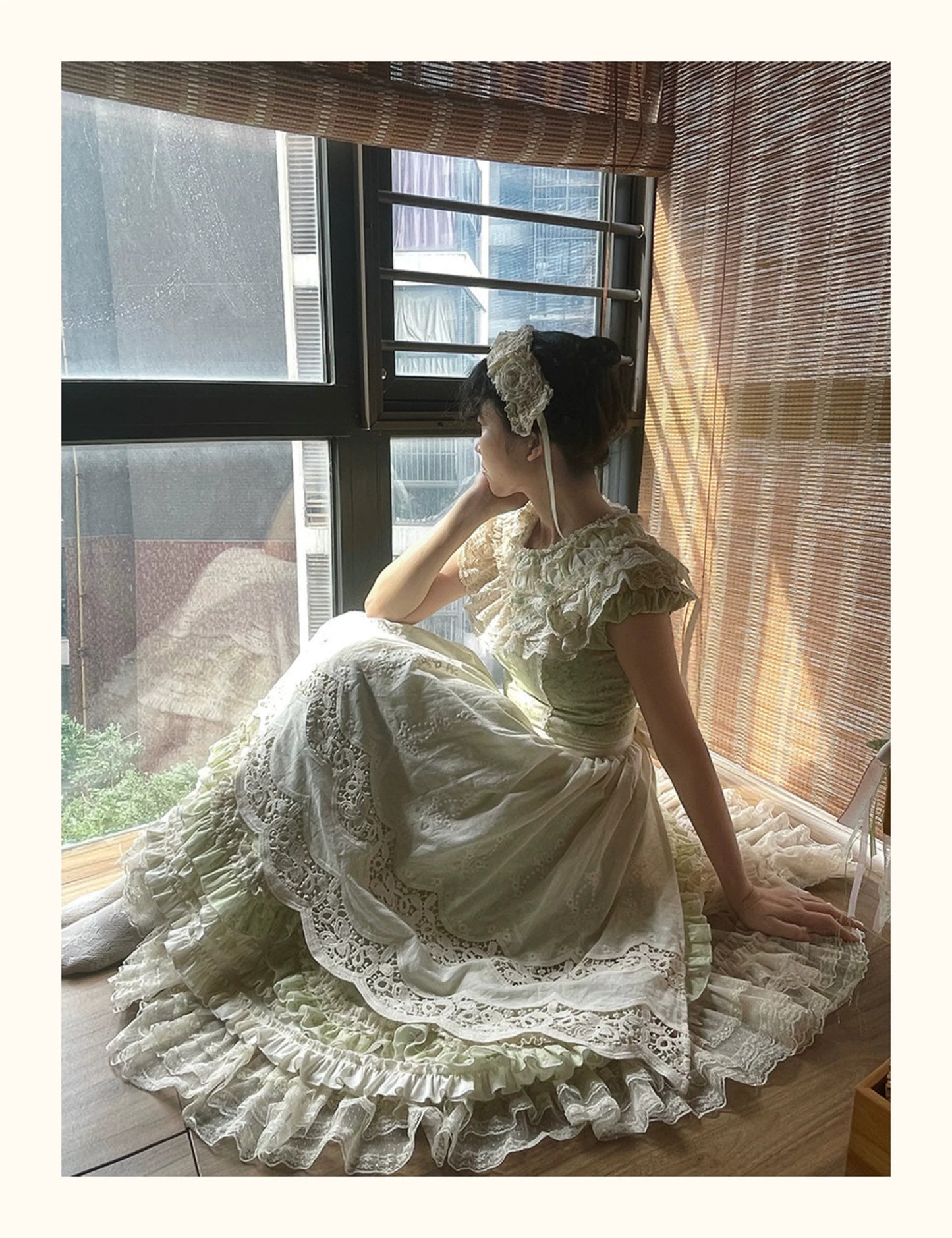 【受注予約~7/20】Romantic Flowers ワンピース(タイプ1)　【白月】