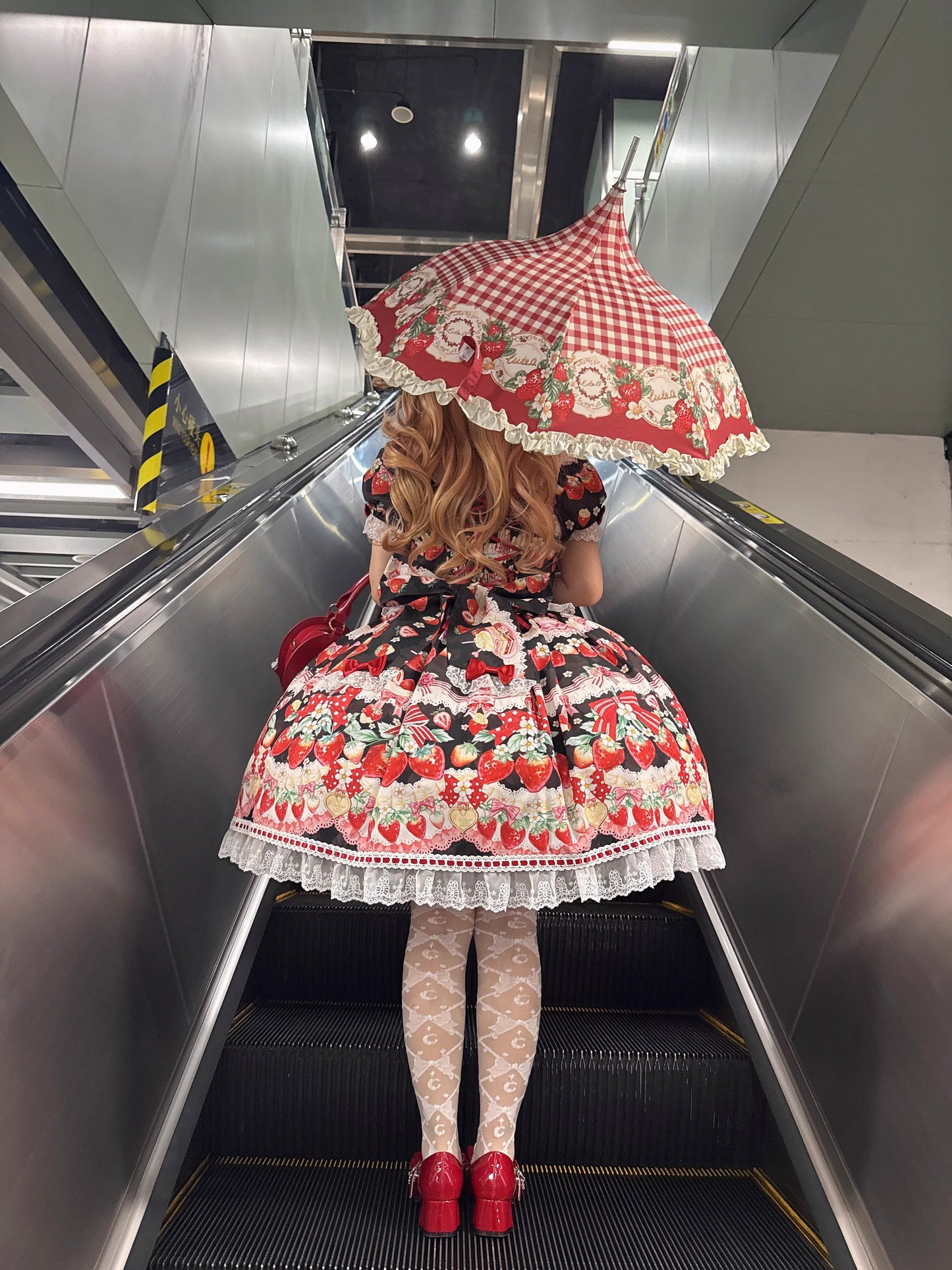 【受注予約~3/30】イチゴと花束 フルセット【Antique Doll】