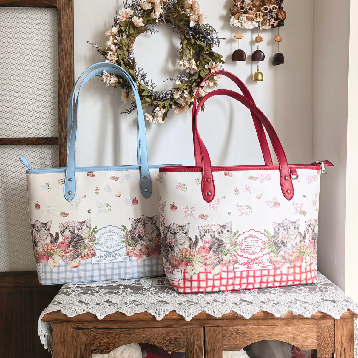 Picnic Apple Cat トートバッグ【GGmeow】
