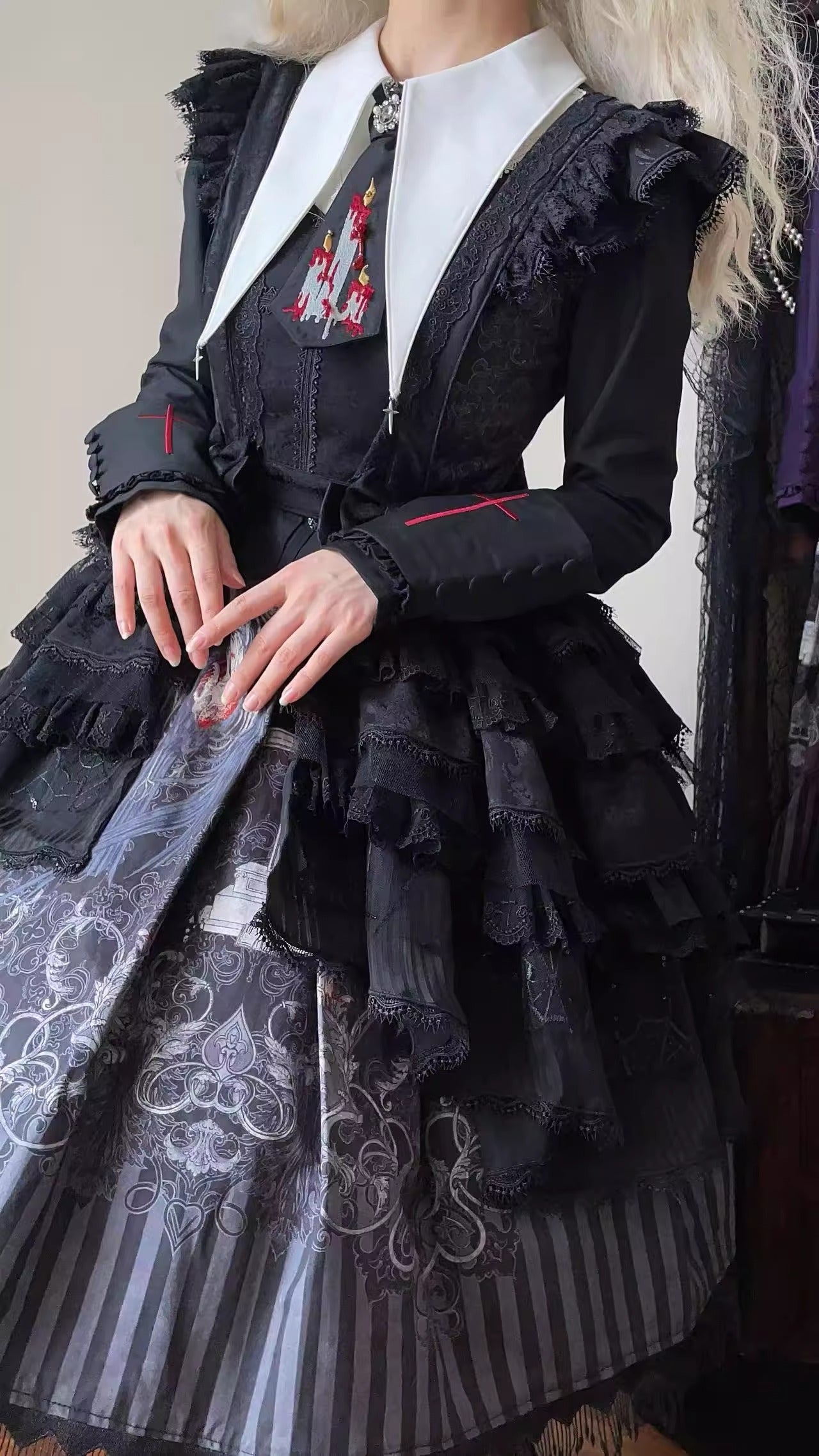 【受注予約~11/24】Lost Raven Sister エプロン【黒眼窩診療室】