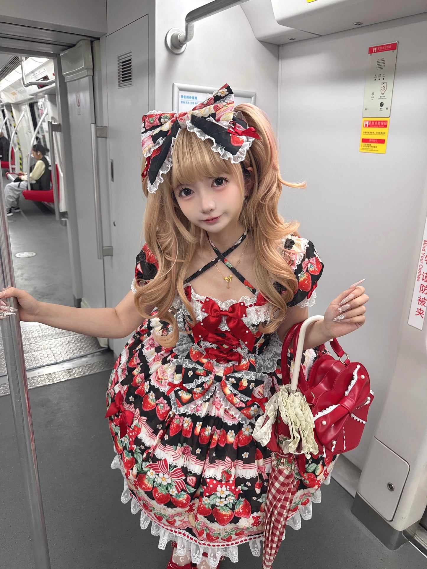 【受注予約~3/30】イチゴと花束 フルセット【Antique Doll】