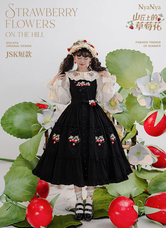 【受注予約~9/2】Strawberry Flowers on the Hill 5.0 ジャンパースカート(ショート丈)【NyaNya】