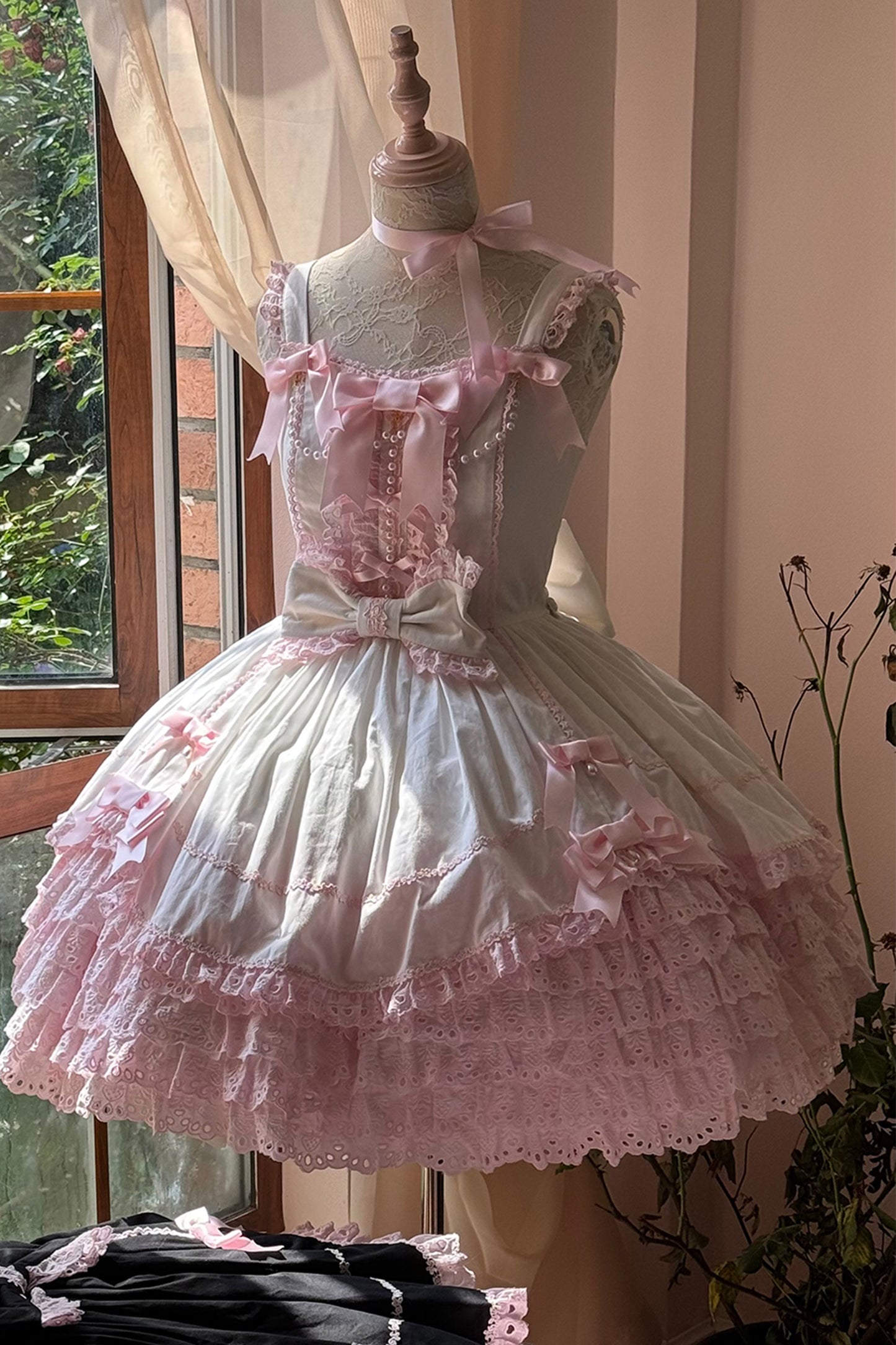 【受注予約~3/12】フリルローズデコレーション ジャンパースカート【小能熊】