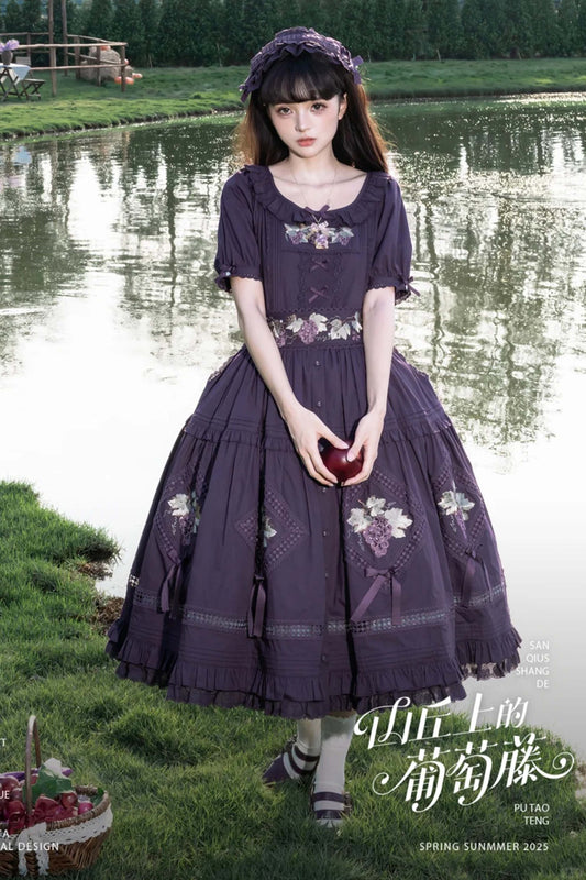 [Pre-orders until September 2nd] Strawberry Flowers on the Hill 5.0 Dress [NyaNya]