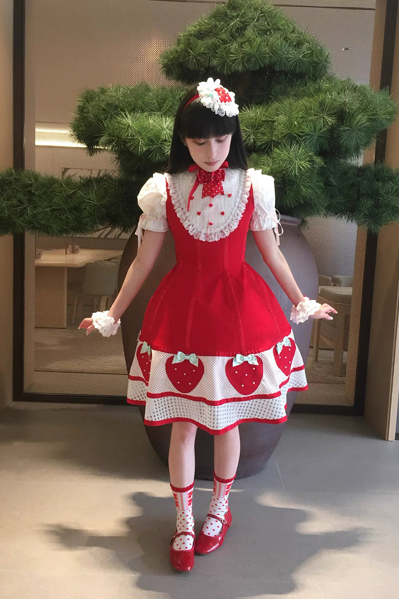 【受注予約~7/5】The Eccentric Strawberry Lady ワンピース【TaTaTa Lolita】