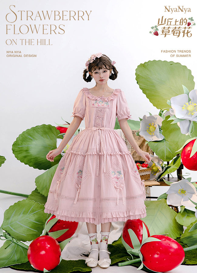 【受注予約~9/2】Strawberry Flowers on the Hill 5.0 ワンピース【NyaNya】