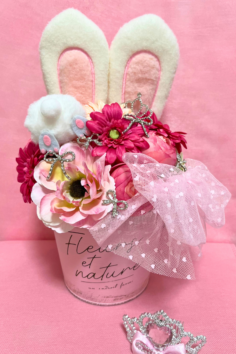 Bunny Princess in a flower garden フラワーアレンジメント【AiAkizuki】